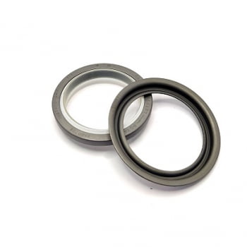 J 935959 - RETENTOR CUMINS SEREI B